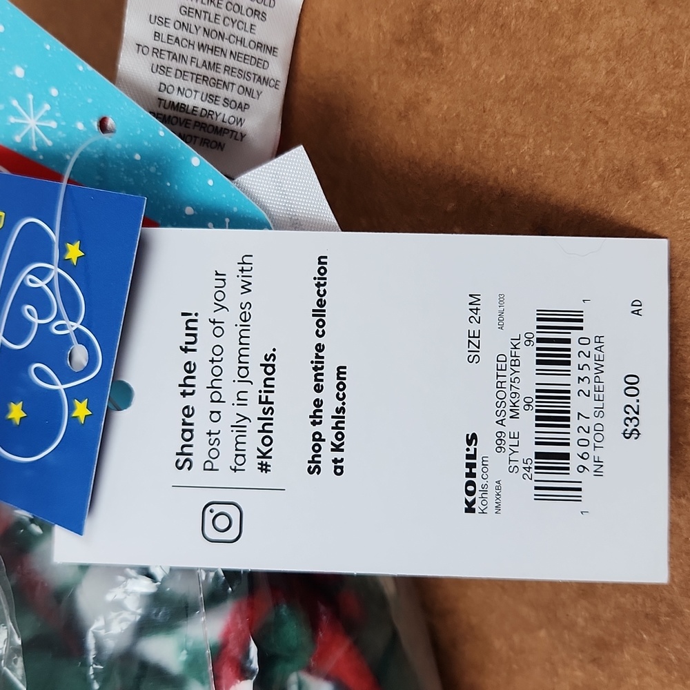 Disney Mickey Mouse One Piece Holiday Blanket Sleeper 24M - Picture 6 of 8